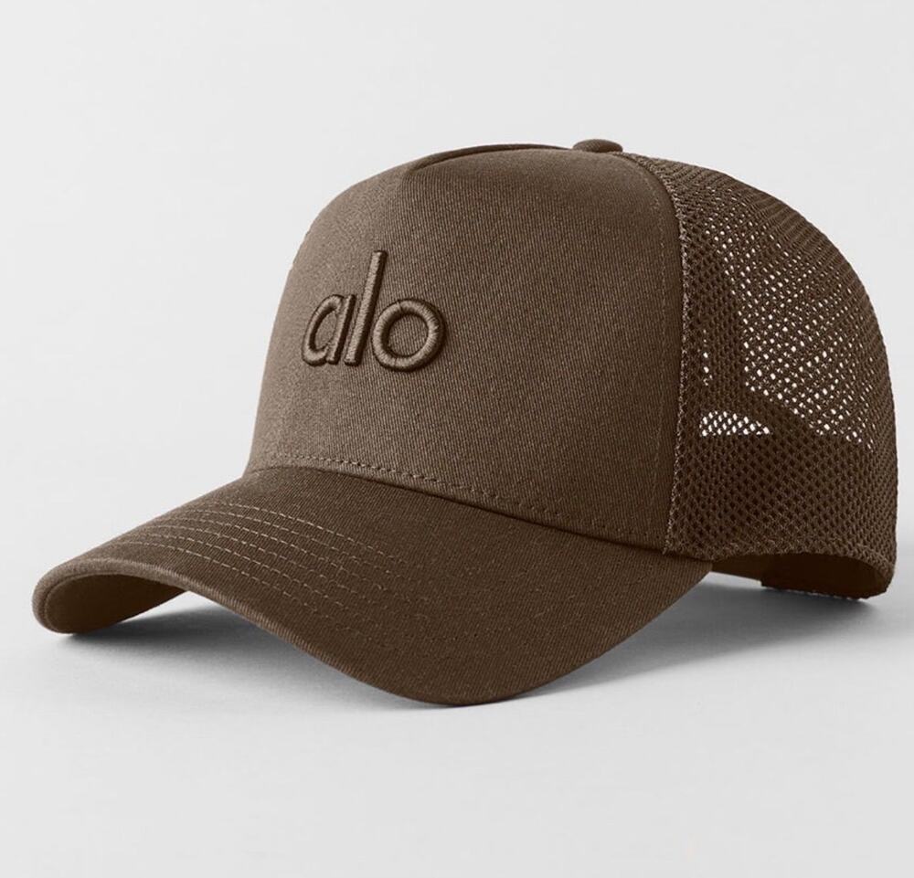 NWT Alo Yoga District Trucker Hat in the Espresso